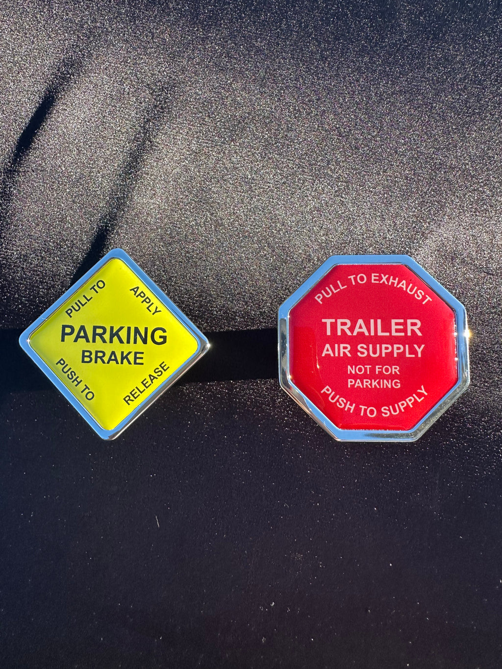 Truck ( Yellow. ) / Trailer ( Red. ) Brake Release Knob Set x2.  ( Roll Pin Style. )