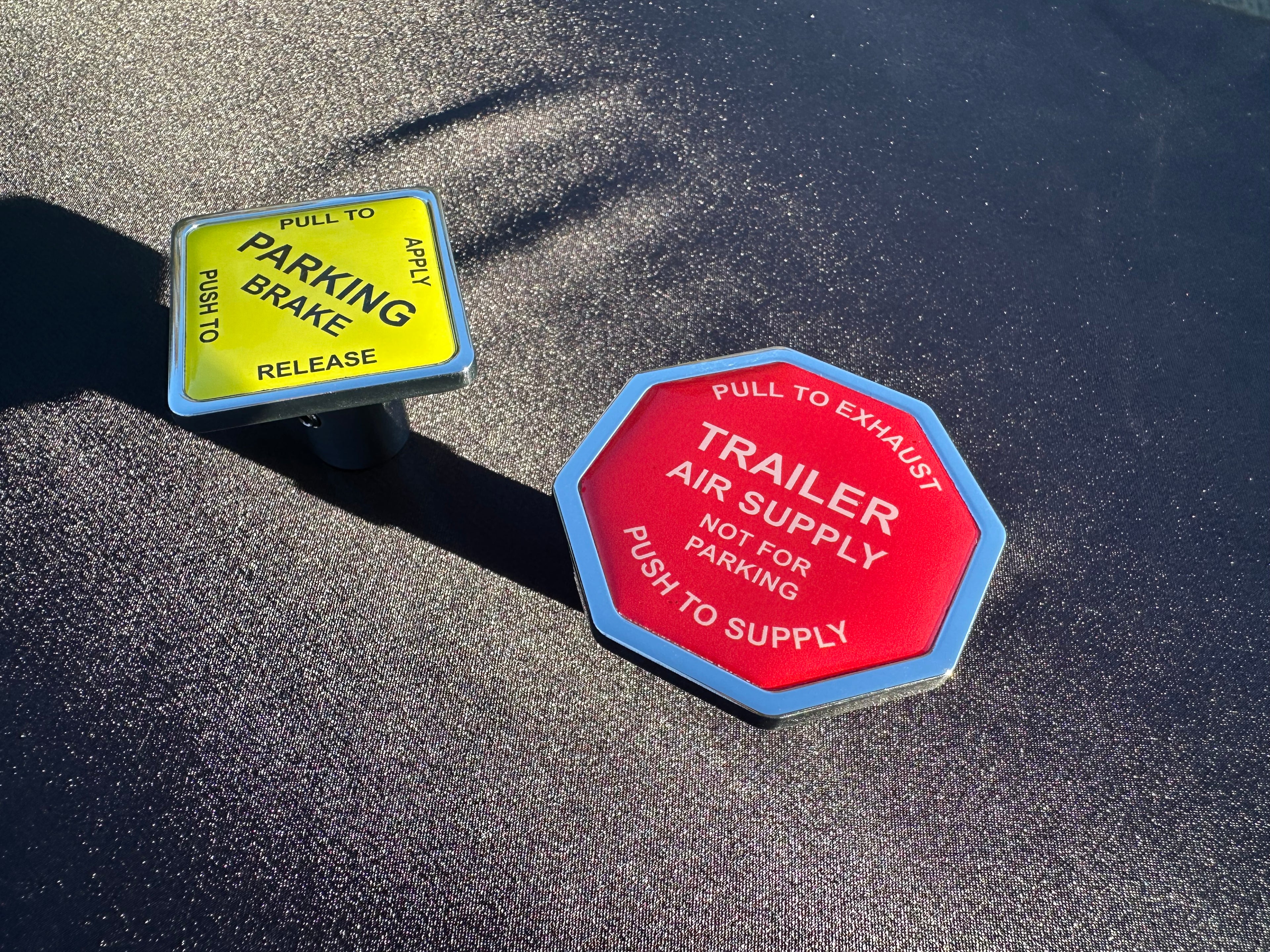 Truck ( Yellow. ) / Trailer ( Red. ) Brake Release Knob Set x2.  ( Roll Pin Style. )