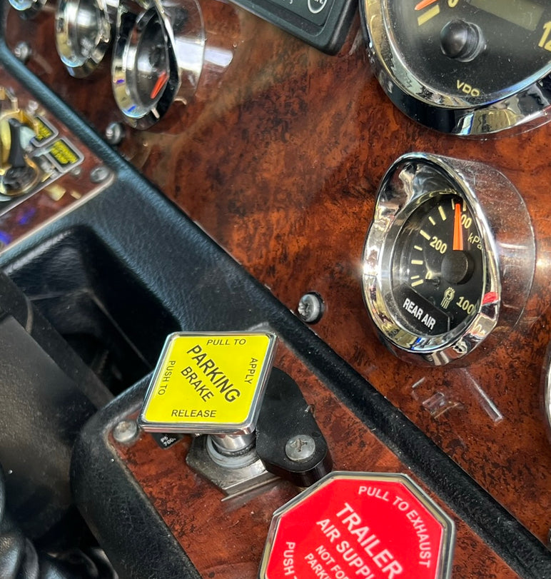 Truck ( Yellow. ) / Trailer ( Red. ) Brake Release Knob Set x2.  ( Roll Pin Style. )